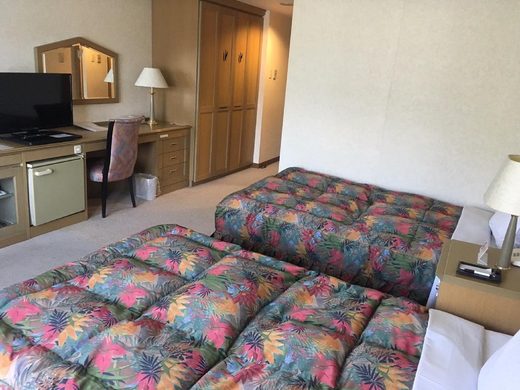 Breezbay Hotel & Resort Gero Bagian luar foto